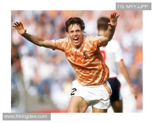 昔日足球巨星的辉煌岁月与精彩瞬间回顾